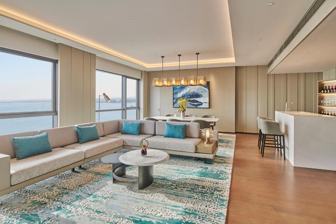 上海臨港雅辰酒店設(shè)計風(fēng)格以無柱方正，氣派不凡